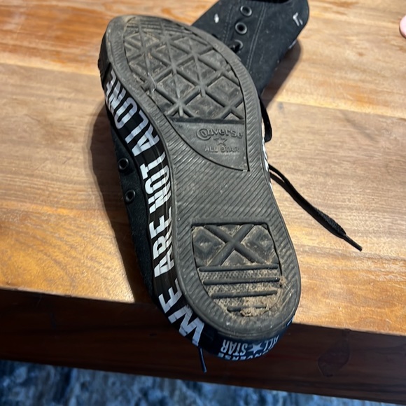 Limited edition low cut chucks - Picture 3 of 3